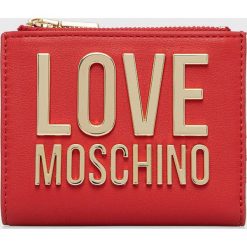 Love Moschino portfel damski kolor czerwony. Czerwone portfele Love Moschino, bez wzorów. Za 449.99 zł.