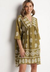 Ciemnozielona Wiskozowa Sukienka ze Wzorem Boho Frisana. Zielone sukienki Born2be, na co dzień, l, bez wzorów, z materiału, boho, bez kołnierzyka, bez ramiączek, midi. Za 69.99 zł.
