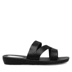 Klapki JENNY. Czarne klapki Jenny, bez wzorów, bez obcasa, bez zapięcia. Za 39.99 zł.