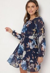 Granatowa Sukienka o Rozkloszowanym Kroju w Kwiaty Zeramera. Niebieskie sukienki Born2be, na co dzień, l, bez wzorów, z wiskozy, bez kołnierzyka, bez ramiączek, mini, rozkloszowane. Za 99.99 zł.