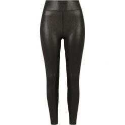 Damskie legginsy z wysoką talią z faux skóry Urban Classics. Czarne legginsy Urban Classics, bez wzorów, z dżerseju. Za 105.90 zł.