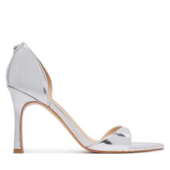 Szpilki Guess. Szare szpilki Guess, z aplikacjami, bez obcasa, na szpilce, bez zapięcia. Za 544.99 zł.