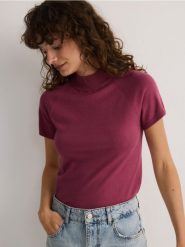 Sweter z wiskozą - jasnofioletowy. Fioletowe swetry Reserved, l, bez wzorów, z dzianiny, bez ramiączek. W wyprzedaży za 49.99 zł.