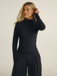 4F Bluza slim bez kaptura damska 4F x Anna Lewandowska - czarna S. Czarne bluzy bez kaptura 4f, l, bez wzorów, z dzianiny, bez kaptura, do biegania. Za 169.99 zł.