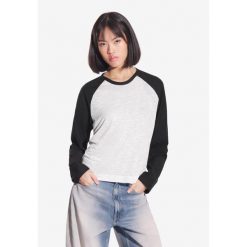 Koszulka sportowa damska Prosto College z długim rękawem. Czarne t-shirty sportowe Prosto., bez wzorów, bez ramiączek. Za 184.99 zł.