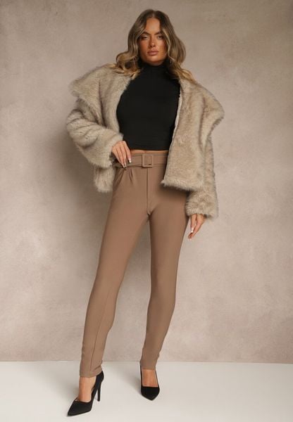 Ciemnobeżowe Spodnie Ozdobione Paskiem z Klamrą Falarise. Brązowe jeansy Renee, z aplikacjami, z jeansu, eleganckie. Za 49.99 zł.