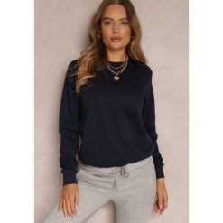 Granatowa Bluza Hullu. Niebieskie bluzy bez kaptura Renee, na jesień, l, bez wzorów, z dzianiny, bez kaptura. W wyprzedaży za 31.99 zł.