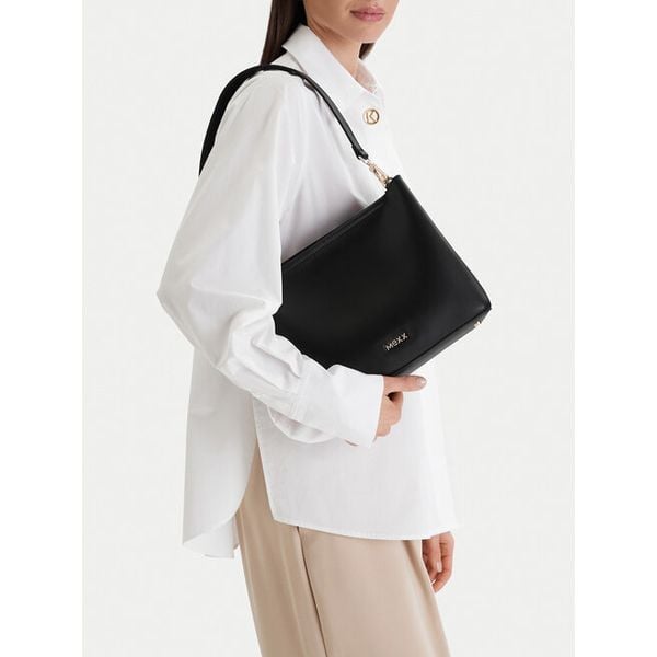 Torebka MEXX. Czarne torebki klasyczne Mexx, bez wzorów, klasyczne, bez dodatków. Za 179.99 zł.