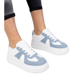 Niebieskie sneakersy trampki na platformie. Niebieskie trampki bez wzorów, ze skóry, sportowe, bez zapięcia. Za 89.18 zł.
