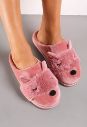 Różowe Kapcie z Futerkiem i Imitacją Uszu Bervenka. Czerwone kapcie Renee, bez wzorów. W wyprzedaży za 19.99 zł.