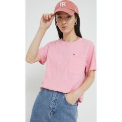 Tommy Jeans t-shirt bawełniany DW0DW13037.PPYY kolor różowy. Czerwone t-shirty Tommy Jeans, l, bez wzorów, z bawełny, bez kołnierzyka, bez ramiączek. W wyprzedaży za 83.99 zł.