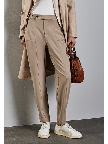 Street One Spodnie dresowe - Tapered fit - w kolorze beżowym rozmiar: 36/L30. Brązowe spodnie dresowe Street One, bez wzorów, z dresówki. Za 175.26 zł.