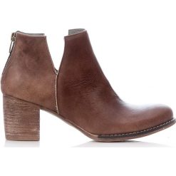 Wycięte botki do kostki - skóra naturalna - model 501 - kolor brązowy retro. Brązowe botki Zapato, bez wzorów, z jeansu, biznesowe, przed kostkę, bez obcasa, na obcasie, bez zapięcia. Za 409.00 zł.