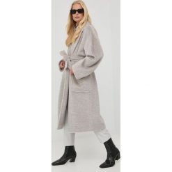Marella płaszcz wełniany kolor szary przejściowy. Szare płaszcze Marella, bez wzorów, z wełny, klasyczne, bez kaptura. Za 3,849.90 zł.