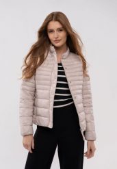 Kurtka pikowana casual J-COMO. Brązowe kurtki przejściowe sportowe Volcano, m, bez wzorów, z materiału, bez kaptura. Za 289.99 zł.