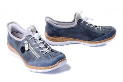 RIEKER N42F2-14 blue, półbuty damskie. Niebieskie półbuty wsuwane Rieker, bez wzorów, z gumy, bez obcasa. Za 277.43 zł.
