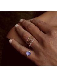 Les Petites Précieuses Pozłacany pierścionek z cyrkoniami i kwarcem rozmiar: 58. Niebieskie pierścionki Les Petites Précieuses, z cyrkonią, pozłacane. Za 162.87 zł.