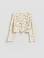 Crochetowy kardigan - kremowy. Białe swetry Reserved, l, bez wzorów, z bawełny, bez ramiączek. Za 119.99 zł.
