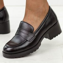 Czarne bk lekkie mokasyny damskie Potocki 12870. Czarne mokasyny POTOCKI, bez wzorów, z jeansu, z okrągłym noskiem. Za 199.00 zł.