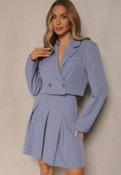Niebieska Rozkloszowana Spódnica z Plisami Zdobiona Subtelnym Wzorem w Paski Redamira. Niebieskie spódnice Renee, na co dzień, l, z aplikacjami, eleganckie, mini, rozkloszowane. W wyprzedaży za 67.99 zł.