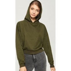Krótka bluza z kapturem - Khaki. Bluzy marki INOVIK. W wyprzedaży za 29.99 zł.