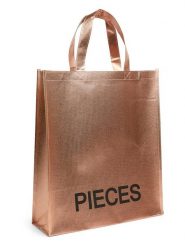 Pieces Torebka w kolorze złotym rozmiar: onesize. Żółte torebki klasyczne Pieces, bez wzorów, z materiału, bez dodatków. Za 26.38 zł.