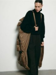 Puchowa kurtka z kapturem - brązowy. Brązowe kurtki Reserved, l, bez wzorów, z puchu, z kapturem. Za 599.99 zł.