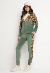 Zielony Welurowy Komplet Dresowy ze Zdobieniami w Panterkę Bluza i Spodnie Koriaressa. Zielone bluzy Born2be, m, z aplikacjami, z dresówki, eleganckie, bez ramiączek, bez kaptura. W wyprzedaży za 76.49 zł.