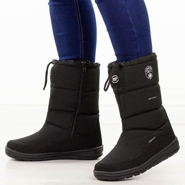 Czarne zimowe śniegowce damskie z membraną American Club Softshell Sn57/25. Czarne śniegowce American CLUB, bez wzorów, z jeansu, bez zapięcia. W wyprzedaży za 240.87 zł.