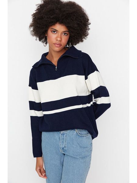 Trendyol Sweter w kolorze biało-granatowym rozmiar: L. Białe swetry Trendyol, l, bez wzorów, bez ramiączek. Za 73.99 zł.