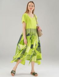 Wzorzysta sukienka z bawełny. Sukienki Unisono, m, bez wzorów, z bawełny, z asymetrycznym kołnierzem, bez ramiączek, mini, asymetryczne. Za 179.00 zł.