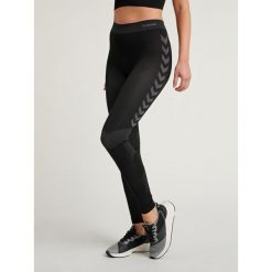 HUMMEL TERMOAKTYNWE legginsy damskie SEAMLESS. Czarne legginsy Hummel, bez wzorów, sportowe. Za 100.00 zł.
