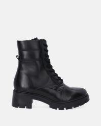 CZARNE SKÓRZANE BOTKI DAMSKIE VB08-3205 POR BL. Czarne botki Venezia, bez wzorów, ze skóry, bez obcasa, bez zapięcia. Za 349.00 zł.