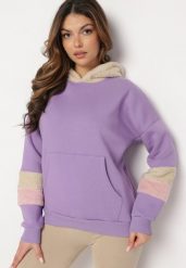 Jasnofioletowa Bluza z Kapturem i Futrzanymi Wstawkami Pyroxis. Fioletowe bluzy z kapturem Born2be, bez wzorów, z futra. W wyprzedaży za 84.99 zł.
