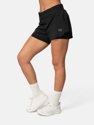 KARI TRAA Szorty sportowe "Mija" w kolorze czarnym rozmiar: S. Czarne szorty sportowe Kari Traa, bez wzorów, z podwyższonym stanem, outdoorowe. Za 165.99 zł.