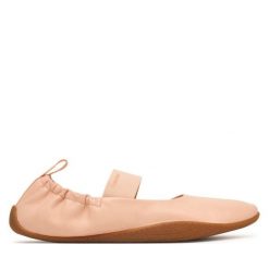 Baleriny Calvin Klein. Białe baleriny Calvin Klein, bez wzorów, bez obcasa, bez zapięcia. Za 409.99 zł.