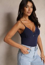 Granatowy Top z Bawełny na Regulowanych Ramiączkach Larithra. Niebieskie topy Renee, l, z aplikacjami, z bawełny, eleganckie, bez kołnierzyka, bez ramiączek. W wyprzedaży za 19.99 zł.
