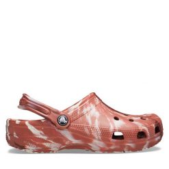 Klapki Crocs. Brązowe klapki Crocs, bez wzorów, bez obcasa, bez zapięcia. Za 179.99 zł.