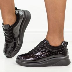 Czarne skórzane półbuty damskie Filippo Dp8097/26. Czarne półbuty wsuwane Filippo, na jesień, bez wzorów, z jeansu, eleganckie, z okrągłym noskiem, bez obcasa, na koturnie. Za 259.00 zł.