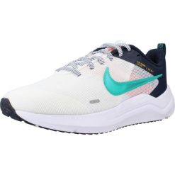 Buty do chodzenia damskie Nike Downshifter 12. Białe buty do biegania Nike, bez wzorów, z materiału, bez zapięcia, do biegania, nike downshifter. Za 336.00 zł.