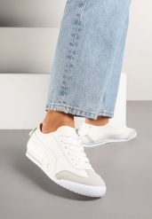 Białe Sneakersy Typu Kultowe Tenisówki Deliriel. Białe trampki Renee, z aplikacjami, z jeansu, eleganckie, bez zapięcia. W wyprzedaży za 63.99 zł.