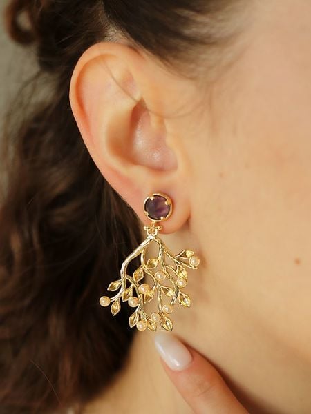 L'Atelier de Gaia Pozłacane kolczyki-wkrętki z ametystami rozmiar: onesize. Różowe kolczyki L'Atelier de Gaia, z ametystem, pozłacane. Za 74.81 zł.