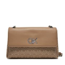 Torebka Calvin Klein. Brązowe torebki klasyczne Calvin Klein, bez wzorów, klasyczne, bez dodatków. Za 369.99 zł.