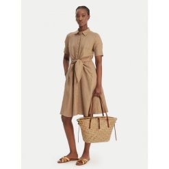 Torebka Coccinelle. Brązowe torebki klasyczne Coccinelle, bez wzorów, bez dodatków. Za 899.99 zł.