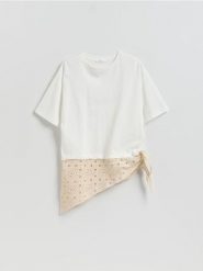 T-shirt z ażurową chustą - biały. Białe chusty Reserved, w ażurowe wzory, z bawełny. Za 89.99 zł.