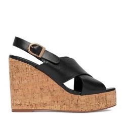 Sandały Badura. Czarne sandały Badura, bez wzorów, bez obcasa, na koturnie, bez zapięcia. Za 229.99 zł.