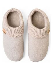 Living Kitzbühel Kapcie "Horn" w kolorze beżowym rozmiar: 37. Brązowe kapcie Living Kitzbühel, bez wzorów, z materiału. Za 239.95 zł.