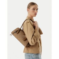 Torebka Calvin Klein. Brązowe torebki klasyczne Calvin Klein, bez wzorów, klasyczne, bez dodatków. Za 649.99 zł.