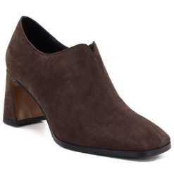 Skórzane półbuty na obcasie zamszowe brązowe Cambell LP52339. Brązowe półbuty wsuwane Cambell, bez wzorów, ze skóry, eleganckie, bez obcasa, na obcasie. Za 229.99 zł.