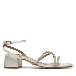 Sandały Steve Madden. Białe sandały Steve Madden, bez wzorów, bez obcasa, na słupku, bez zapięcia. Za 399.99 zł.